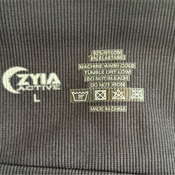 ZYIA Black and White Ombre Performance Hi-Rise 7/8th Size L - Picture 6 of 7